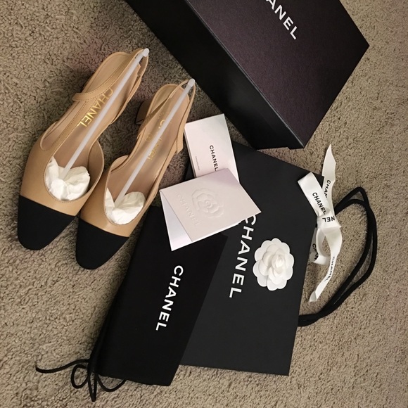 CHANEL Shoes - CHANEL Classic slingbacks